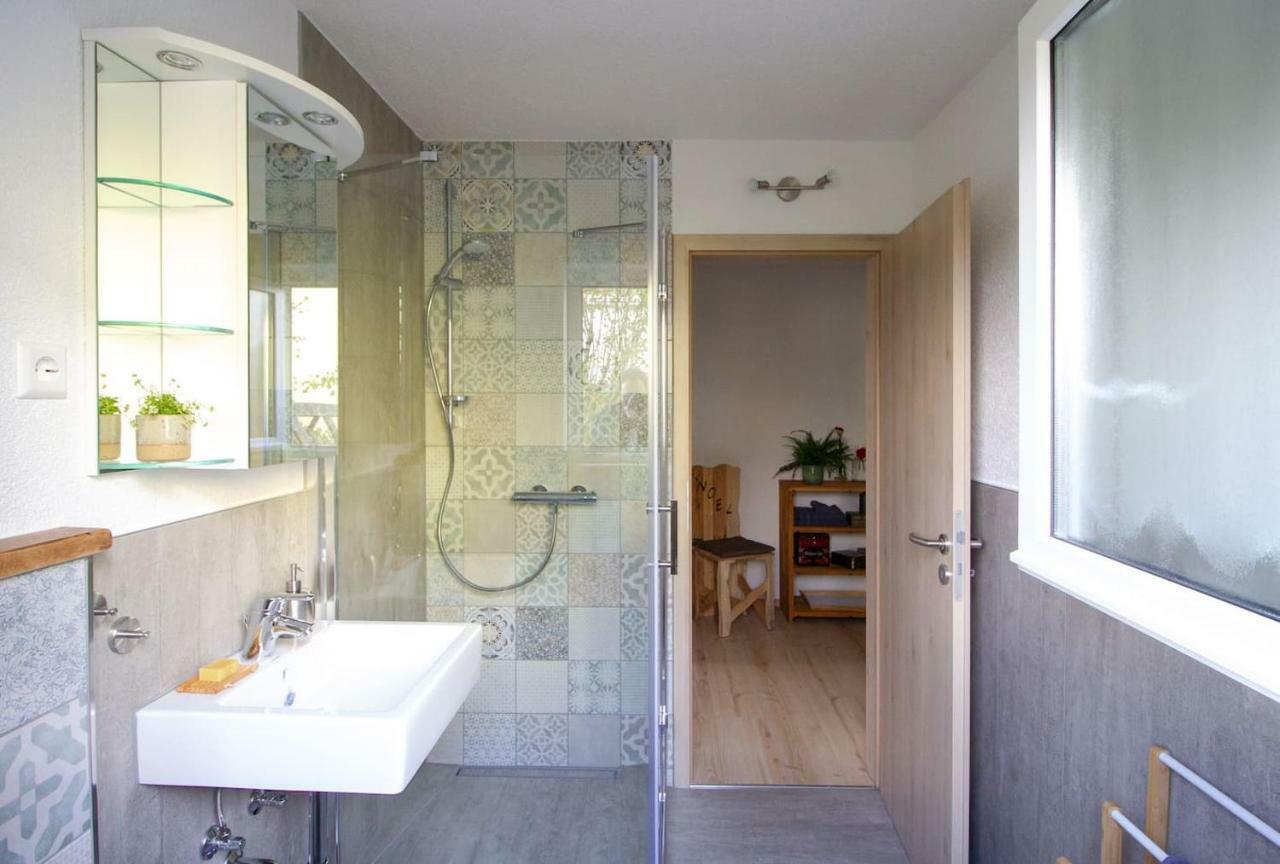 Schoene Und Helle Ferienwohnung In Pfaffenweiler Філлінген-Швеннінген Екстер'єр фото